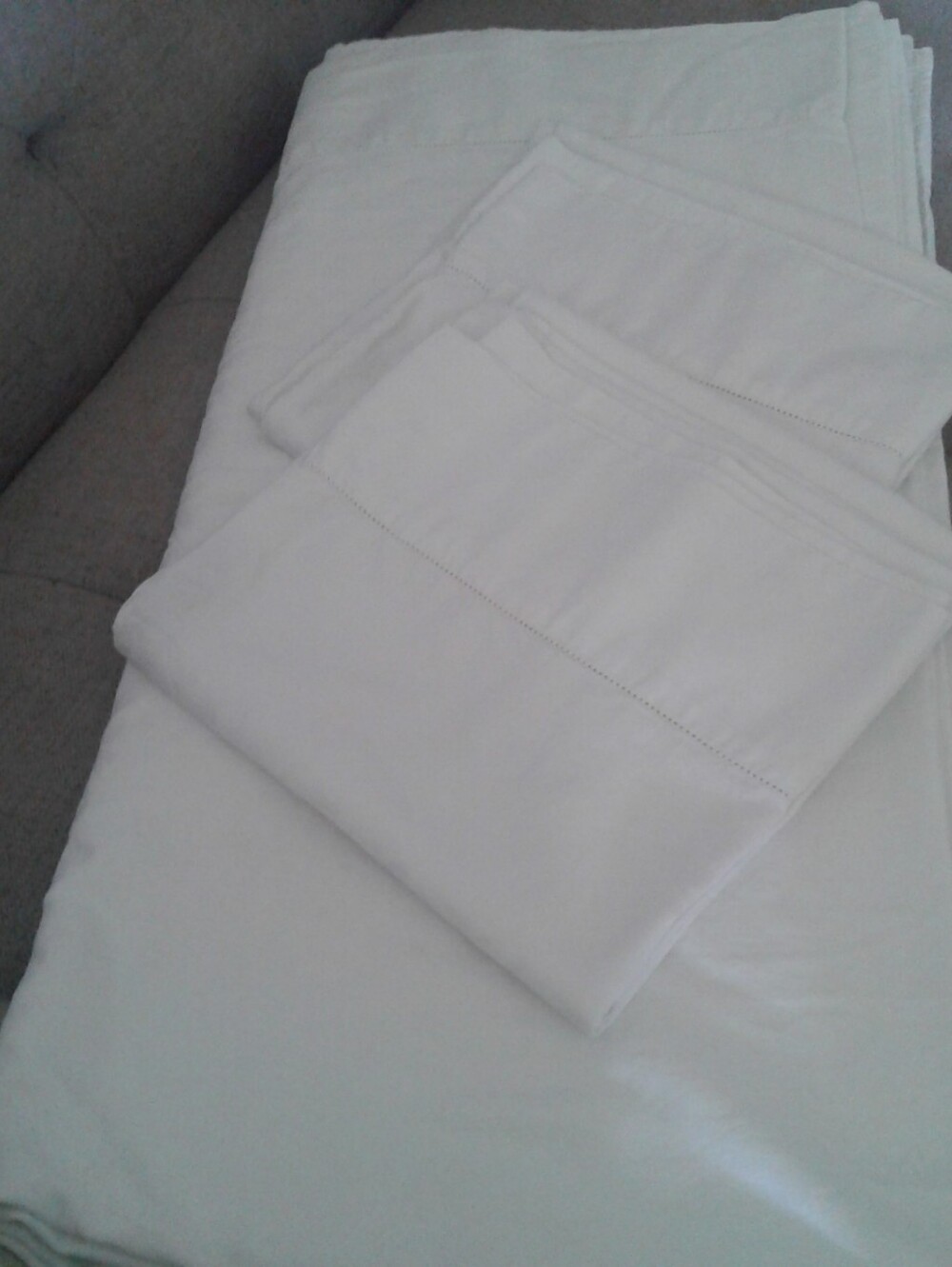 SFERRA Linens Finely Textured 1 King Flat Sheet & 2 King Pillowcases